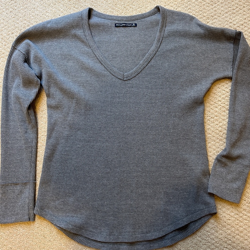 Abercrombie & Fitch waffle knit v-neck